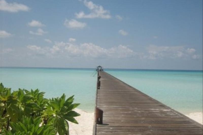 Maldív-szigetek utazás Hotel Holiday Island Resort