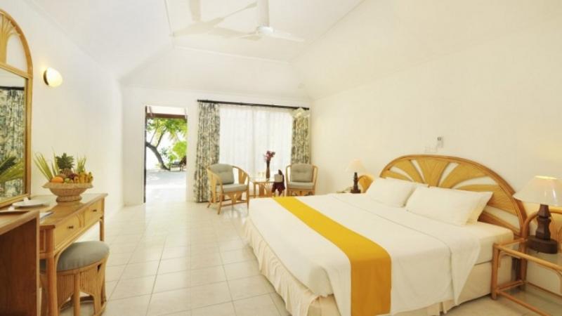 Maldív-szigetek utazás Hotel Holiday Island Resort