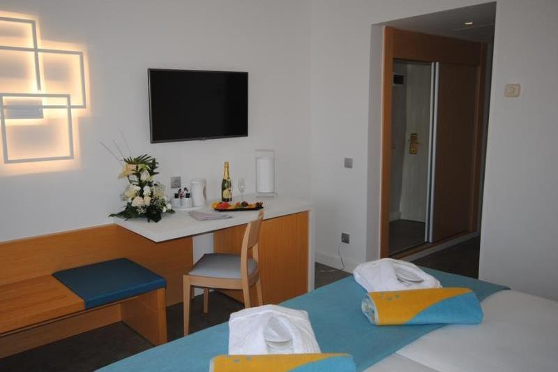 Tenerife Costa Adeje utazás Hotel Hovima