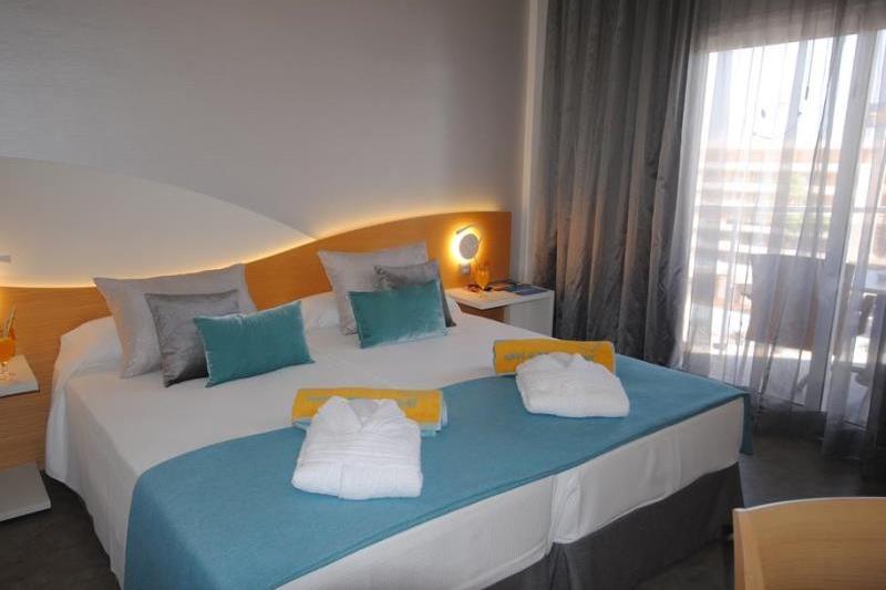 Tenerife Costa Adeje utazás Hotel Hovima