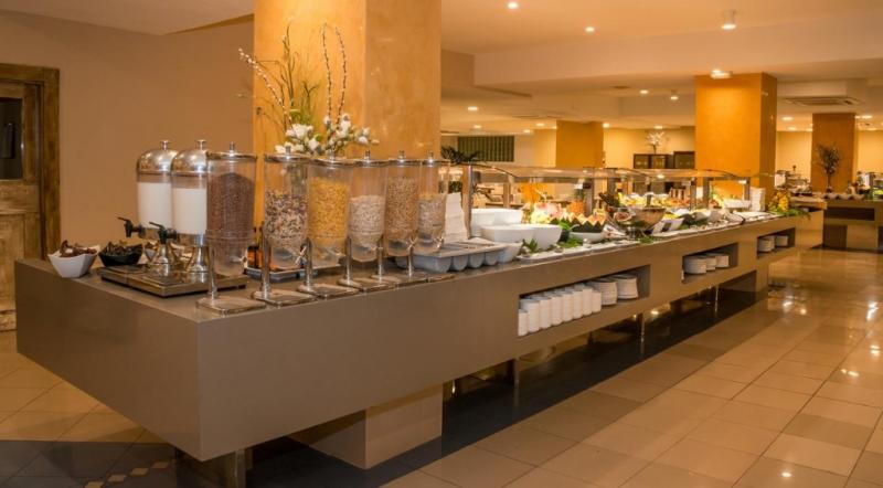 Tenerife Costa Adeje utazás Hotel Hovima Santa Maria