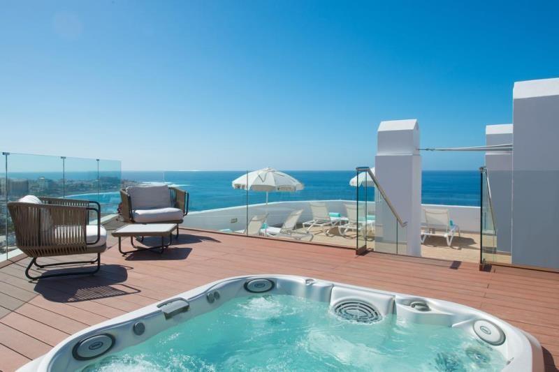 Tenerife Costa Adeje utazás Hotel Iberostar Bouganville Playa