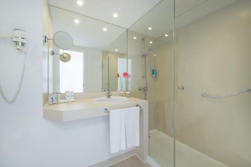 Tenerife Costa Adeje utazás Hotel Iberostar Bouganville Playa