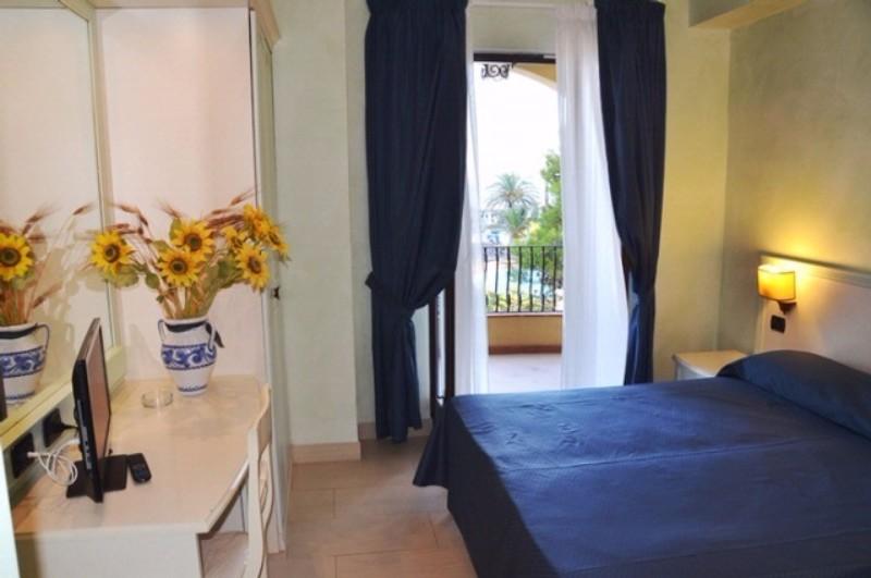 Szicília Giardini Naxos utazás Hotel Kalos