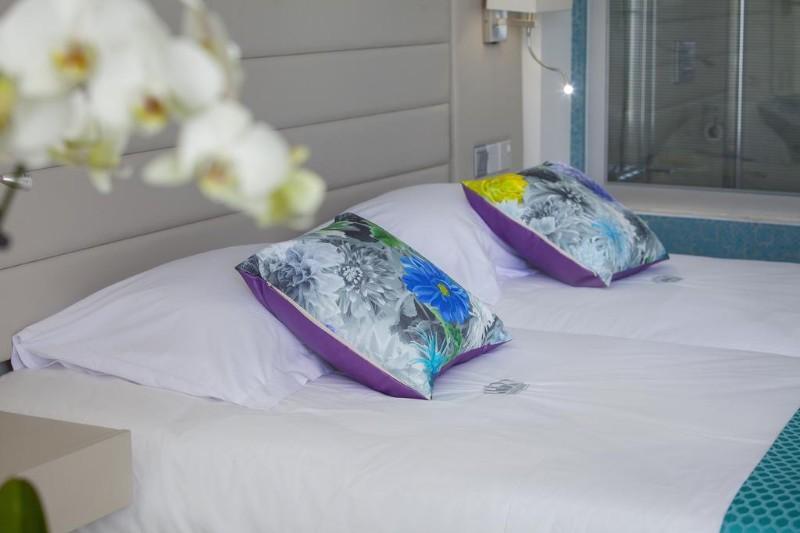 Dél-Ciprus Paphos utazás Hotel King Evelthon Beach