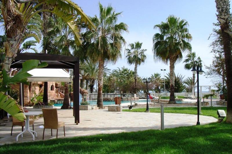 Dél-Ciprus Larnaca utazás Hotel Lordos Beach