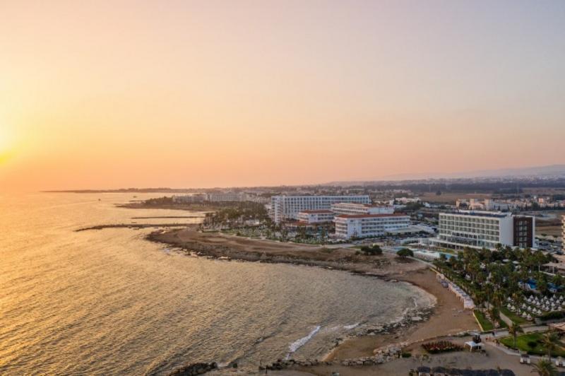 Dél-Ciprus Paphos utazás Hotel Louis Ivi Mare