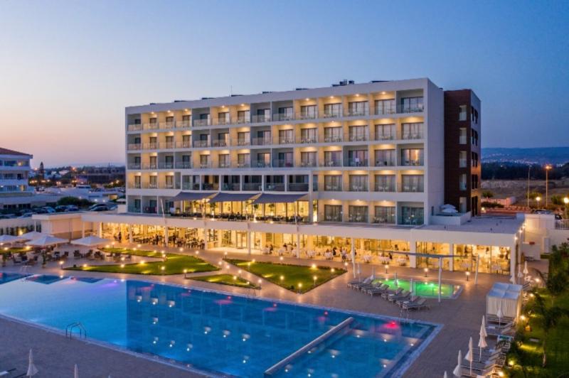Dél-Ciprus Paphos utazás Hotel Louis Ivi Mare