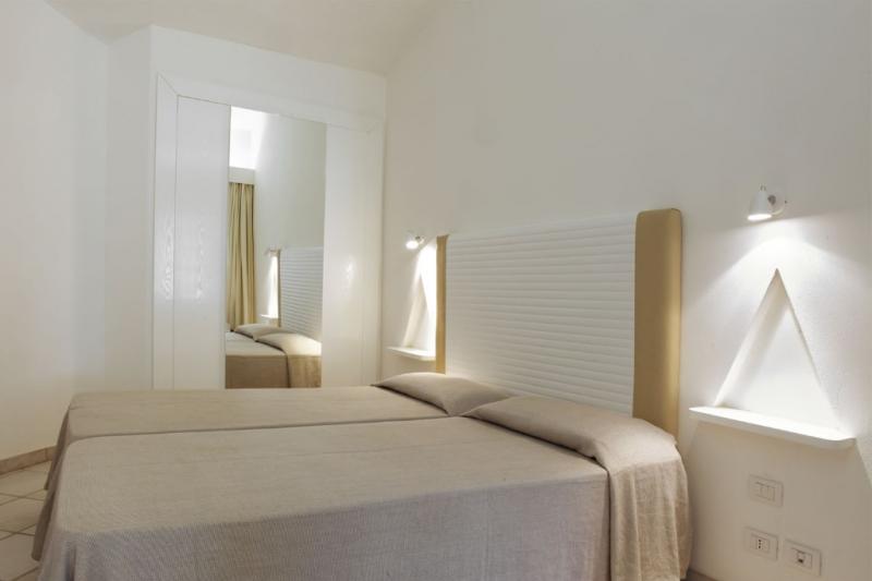 Szardínia Pula utazás Hotel Mare Pineta