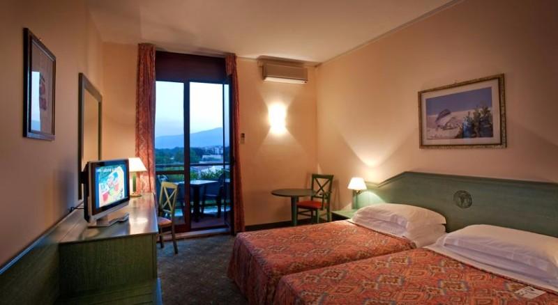 Szicília Giardini Naxos utazás Hotel Naxos Beach Resort