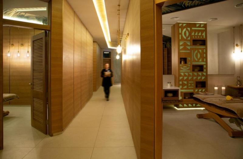 Dél-Ciprus Ayia Napa utazás Hotel Nissiblu Beach Resort