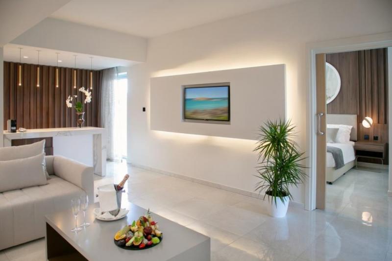 Dél-Ciprus Ayia Napa utazás Hotel Nissiblu Beach Resort