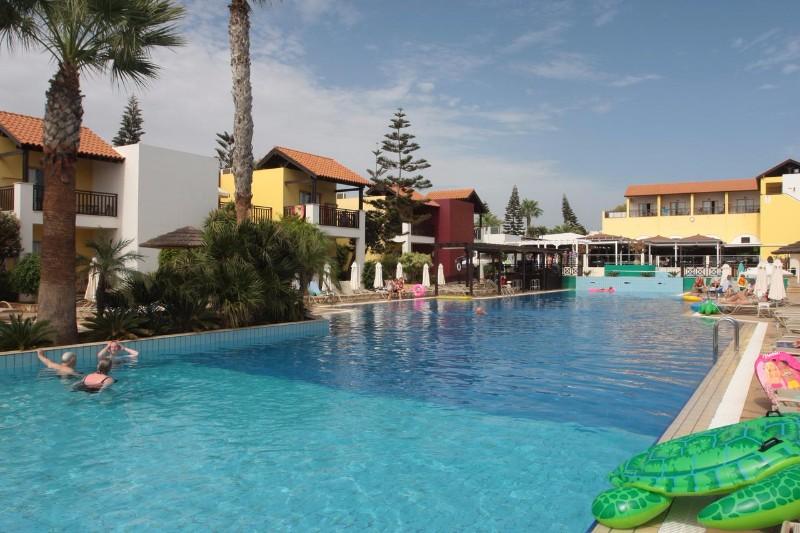 Dél-Ciprus Ayia Napa utazás Hotel Panthea Holiday Village