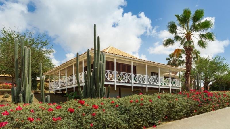 Curacao utazás Hotel Papagayo Beach Resort