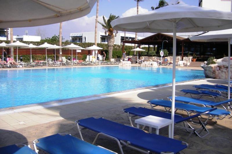 Dél-Ciprus Ayia Napa utazás Hotel Pavlonapa Beach