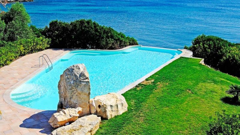 Szardínia Alghero utazás Hotel Punta Negra