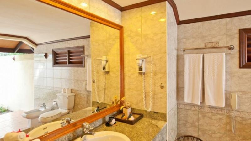 Maldív-szigetek utazás Hotel Royal Island Resort & Spa