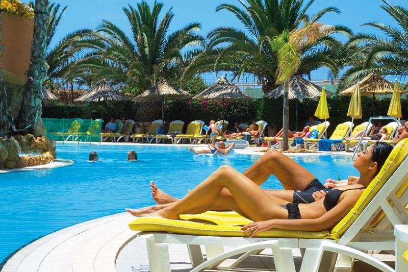 Málta Mellieha utazás Hotel Seabank Resort & Spa