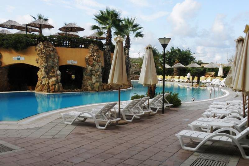 Málta Mellieha utazás Hotel Seabank Resort & Spa