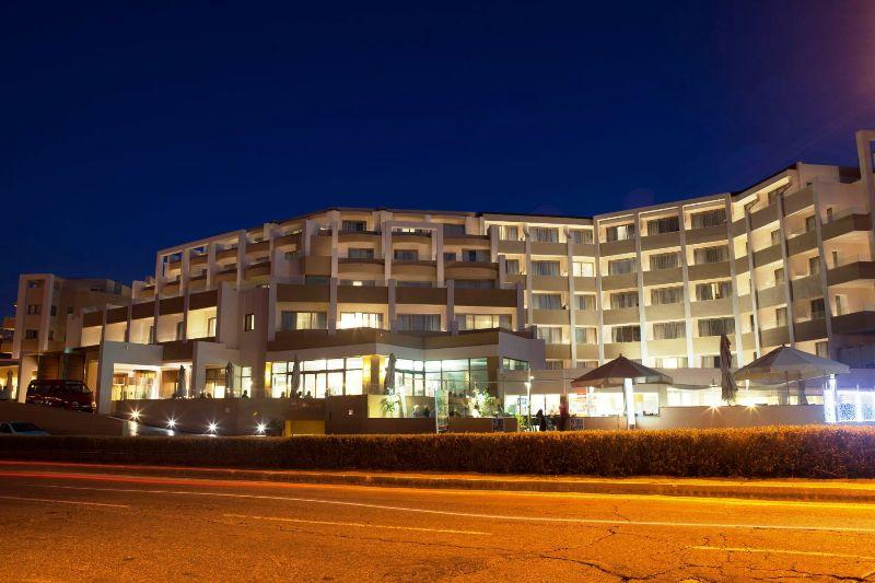 Málta Mellieha utazás Hotel Seabank Resort & Spa