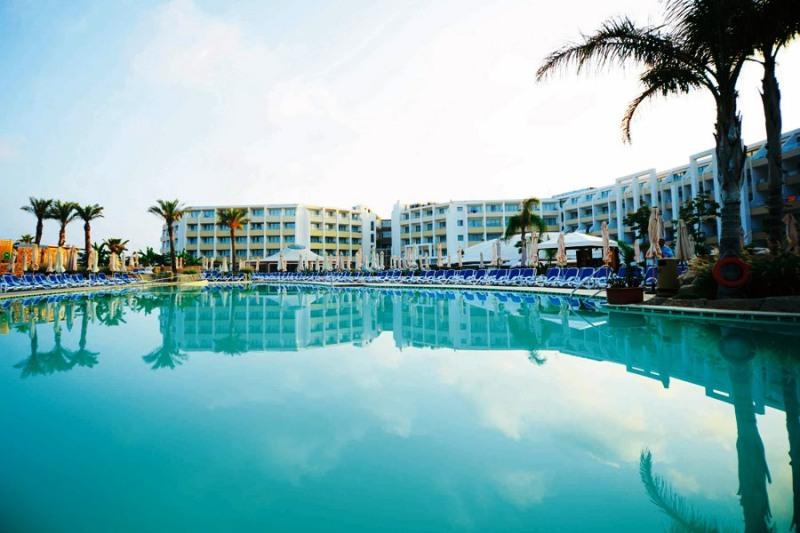 Málta Mellieha utazás Hotel Seabank Resort & Spa