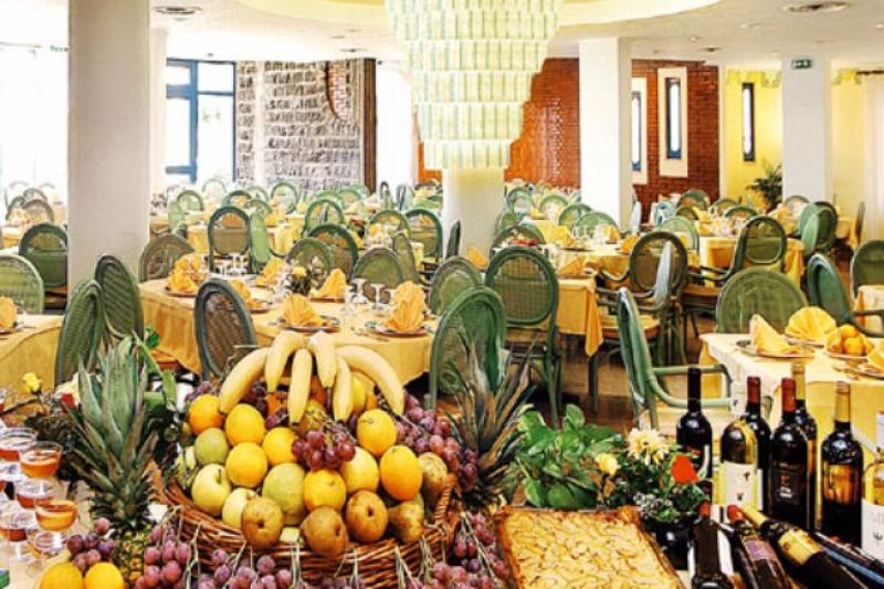 Szicília Giardini Naxos utazás Hotel Sporting Baia