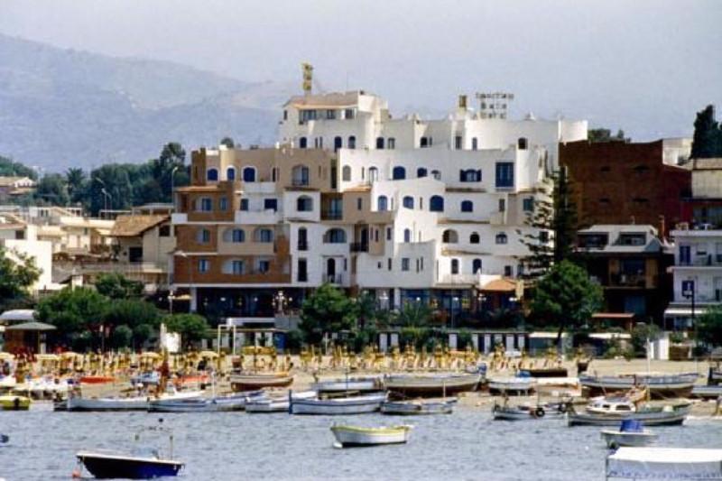 Szicília Giardini Naxos utazás Hotel Sporting Baia