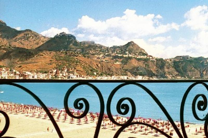Szicília Giardini Naxos utazás Hotel Sporting Baia