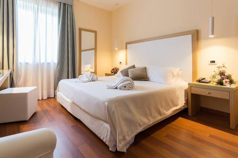 Szicília Taormina utazás Hotel Villa Esperia