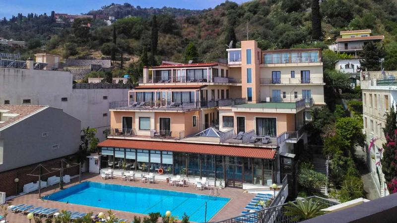 Szicília Taormina utazás Hotel Villa Esperia