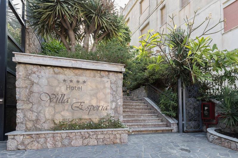 Szicília Taormina utazás Hotel Villa Esperia