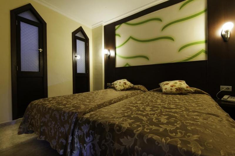 Tenerife Playa de las Americas utazás Kn Columbus Aparthotel