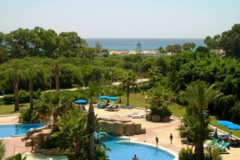 Dél-Ciprus Ayia Napa utazás Nissiana Hotel & Bungalows