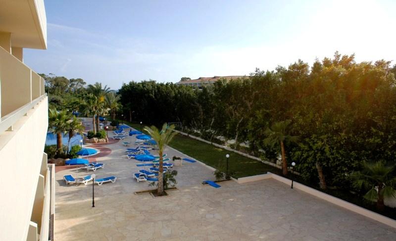 Dél-Ciprus Ayia Napa utazás Nissiana Hotel & Bungalows