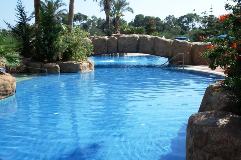 Dél-Ciprus Ayia Napa utazás Nissiana Hotel & Bungalows