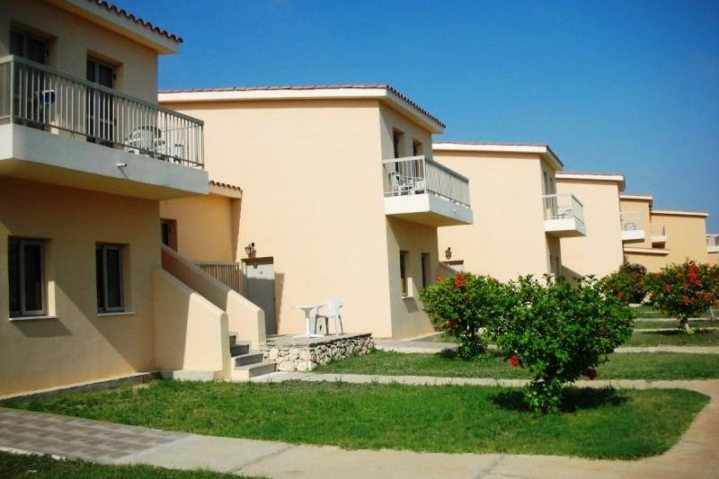 Dél-Ciprus Ayia Napa utazás Nissiana Hotel & Bungalows