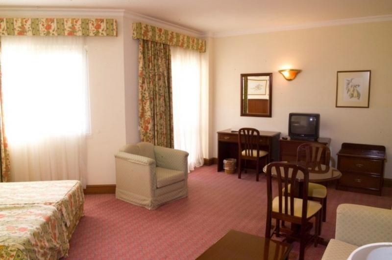 2 éj Lisszabonban 3-4* Hotelben, 5 éj Madeirán 4* Hotelben