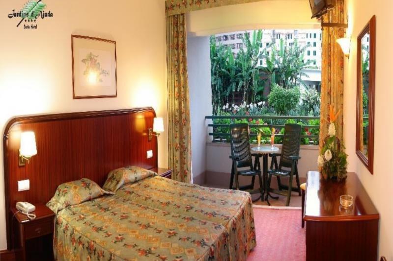 2 éj Lisszabonban 3-4* Hotelben, 5 éj Madeirán 4* Hotelben