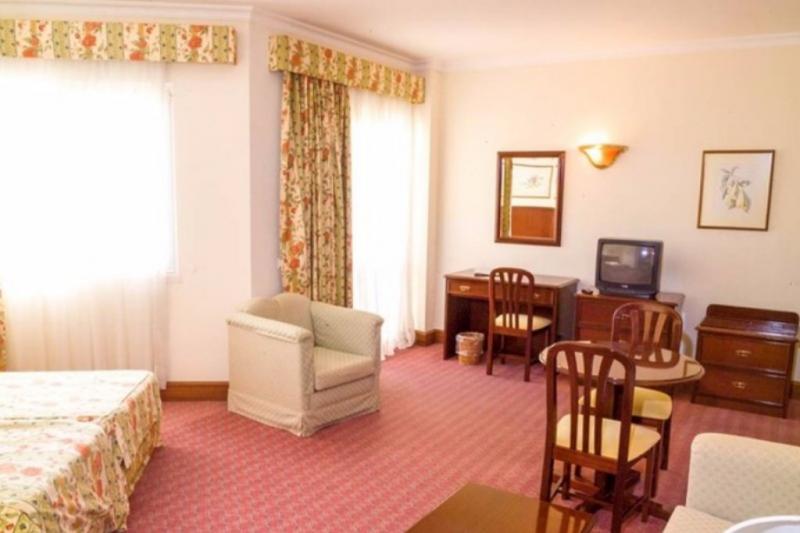 2 éj Lisszabonban 3-4* Hotelben, 5 éj Madeirán 4* Hotelben