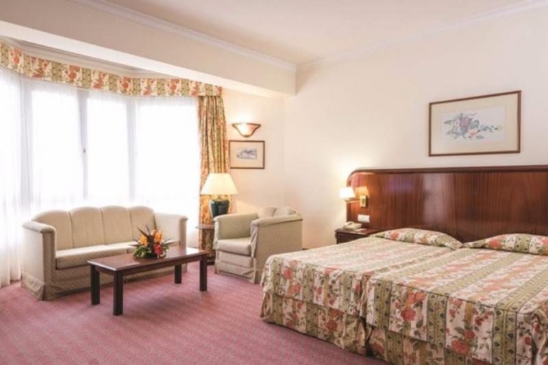 2 éj Lisszabonban 3-4* Hotelben, 5 éj Madeirán 4* Hotelben