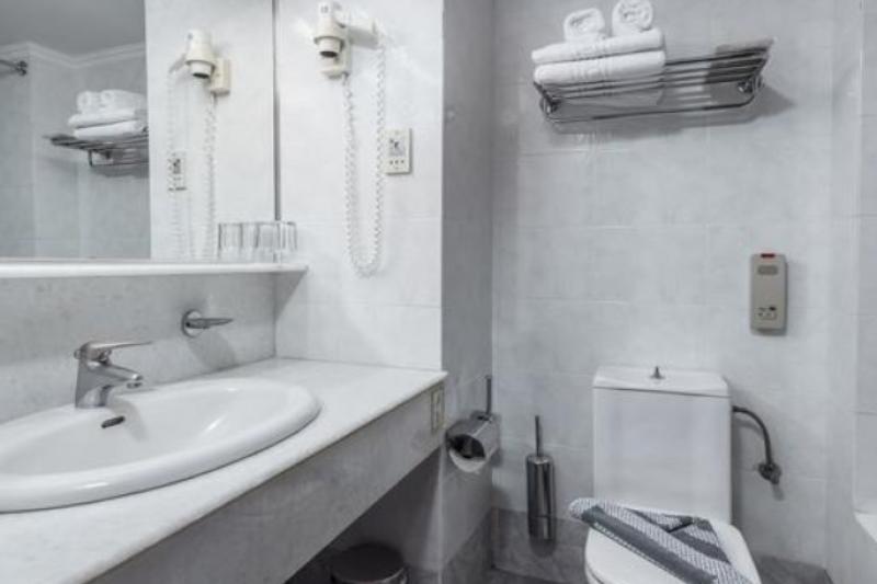 Rodosz Faliraki utazás Apollo Beach Hotel