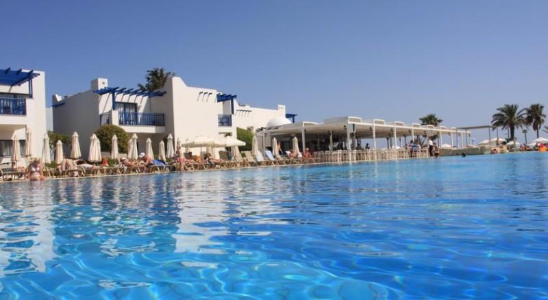 Dél-Ciprus Ayia Napa utazás Callisto Holiday Village Apartmanok