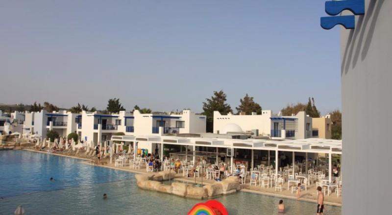 Dél-Ciprus Ayia Napa utazás Callisto Holiday Village Apartmanok
