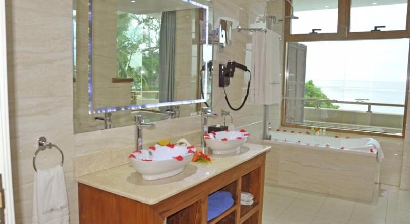 Seychelle-szigetek utazás Crown Beach Hotel