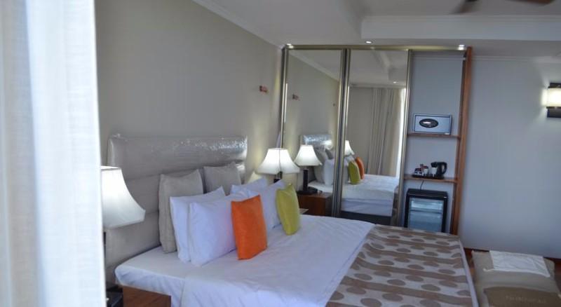 Seychelle-szigetek utazás Crown Beach Hotel