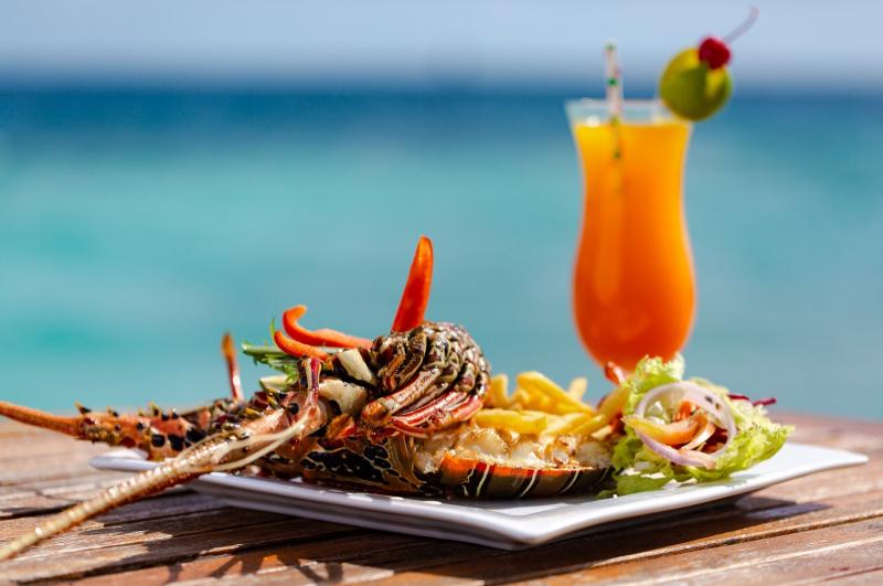 Maldív-szigetek utazás Embudu Village Hotel