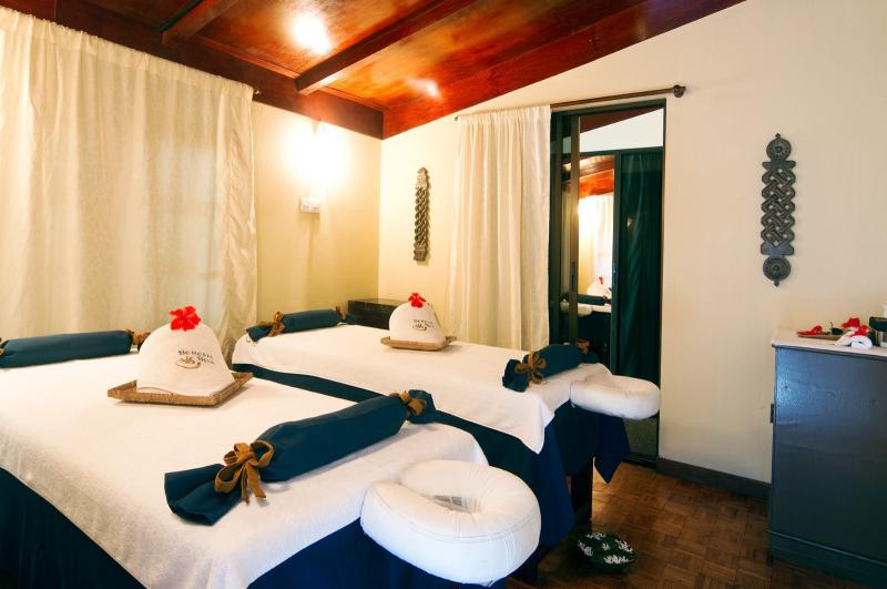 Maldív-szigetek utazás Embudu Village Hotel