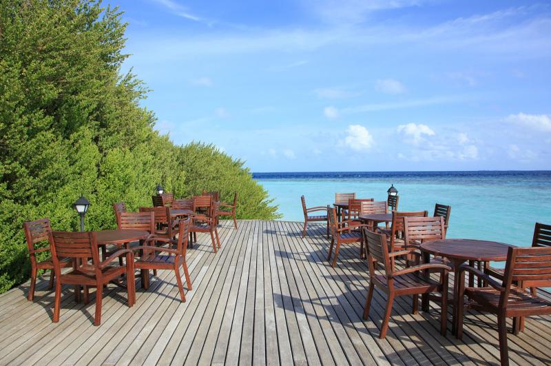 Maldív-szigetek utazás Embudu Village Hotel