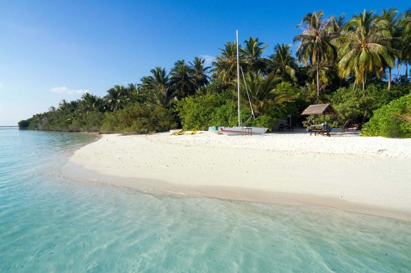 Maldív-szigetek utazás Embudu Village Hotel