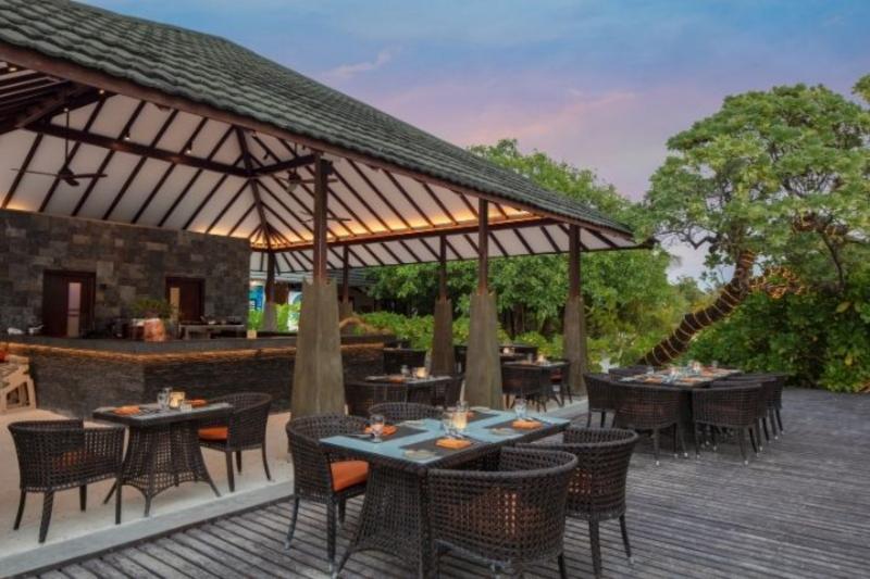 Maldív-szigetek utazás Hotel Adaaran Select Meedhupparu